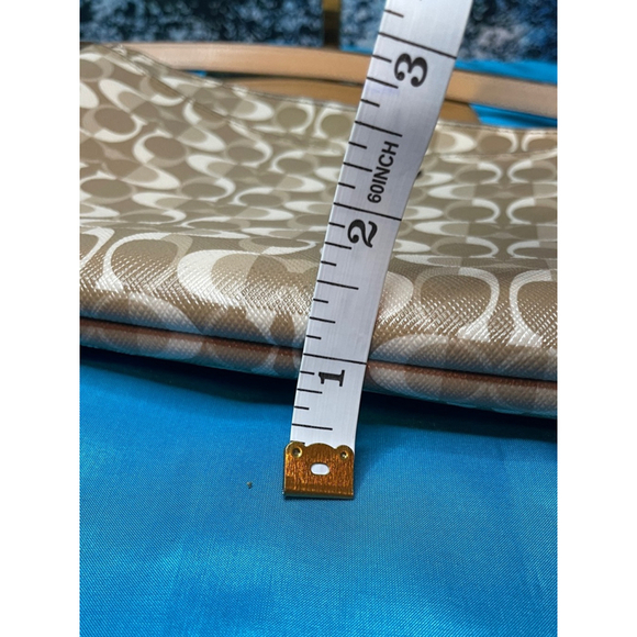 Women's Coach Peyton Dream Crossbody Bag Medium Beige and White Retro look - Picture 9 of 11